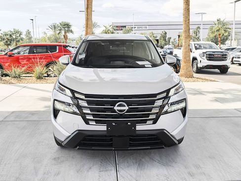 Used 2024 Nissan Rogue SV FWD image 6