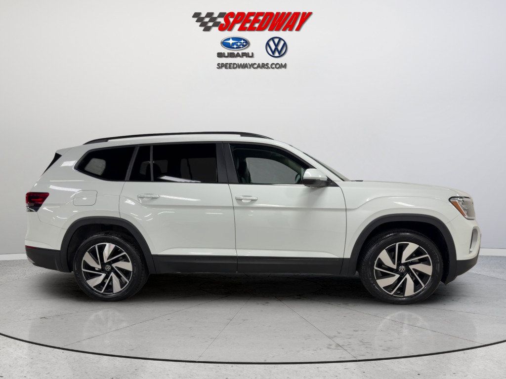 Used 2024 Volkswagen Atlas SE FWD image 4