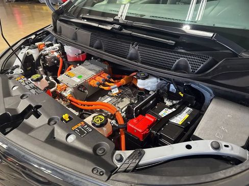 Used 2020 Chevrolet Bolt Premier w/ Infotainment Package FWD image 70