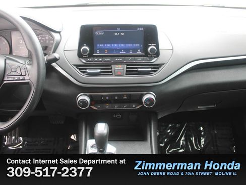 Used 2024 Nissan Altima 2.5 S FWD image 14