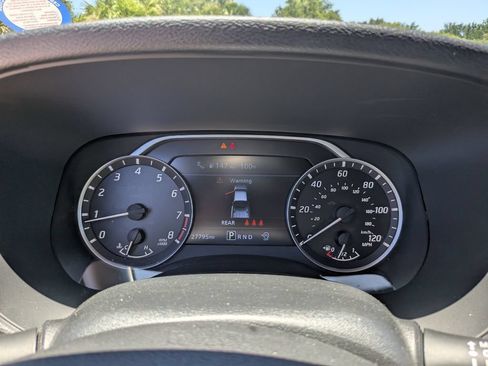 Used 2024 Nissan Frontier SL w/ Technology Package RWD image 36