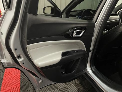 Used 2025 Jeep Compass Limited AWD/4WD image 40