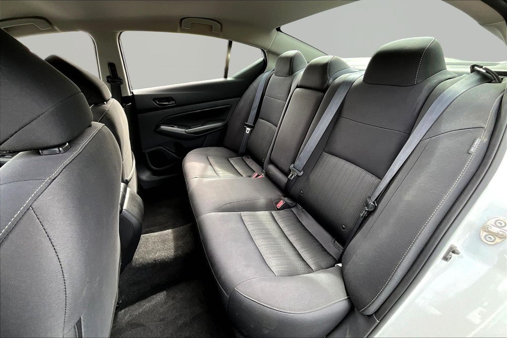 Used 2025 Nissan Altima 2.5 SV FWD image 23