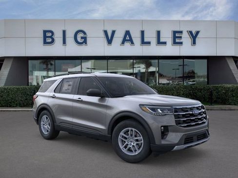 New 2026 Ford Explorer Active w/ Active Comfort Package image 7