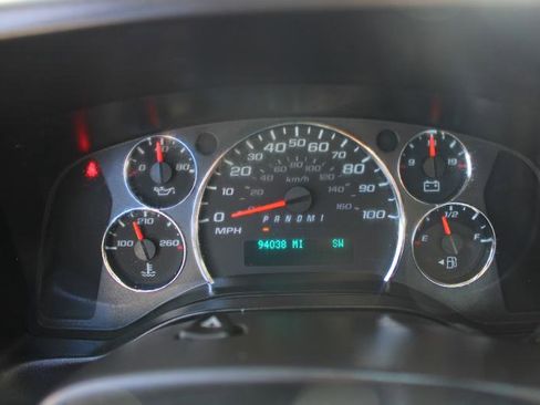 Used 2019 Chevrolet Express 2500 image 10
