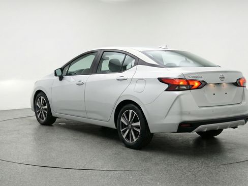 Used 2025 Nissan Versa SV image 6