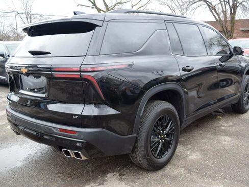 Used 2024 Chevrolet Traverse LT w/ Trailering Package FWD image 6