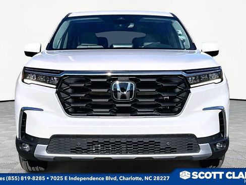 Certified 2025 Honda Pilot EX-L image 2