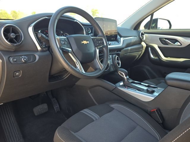 Used 2024 Chevrolet Blazer LT FWD image 22