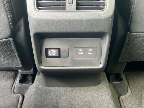 Certified 2025 Nissan Rogue SL w/ SL Premium Package FWD image 21
