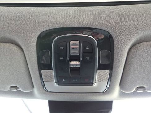 Used 2021 Hyundai Palisade Limited w/ Winter Package image 16