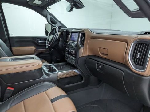 Used 2021 Chevrolet Silverado 3500 High Country image 41