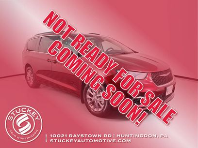Used 2022 Chrysler Pacifica Touring-L