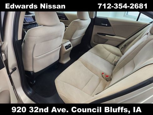 Used 2017 Honda Accord EX image 11