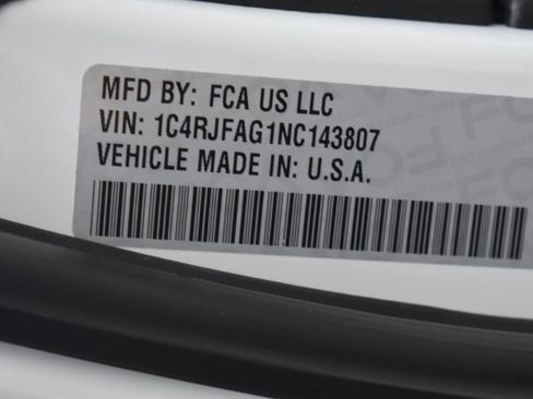 Used 2022 Jeep Grand Cherokee Laredo X AWD/4WD image 43