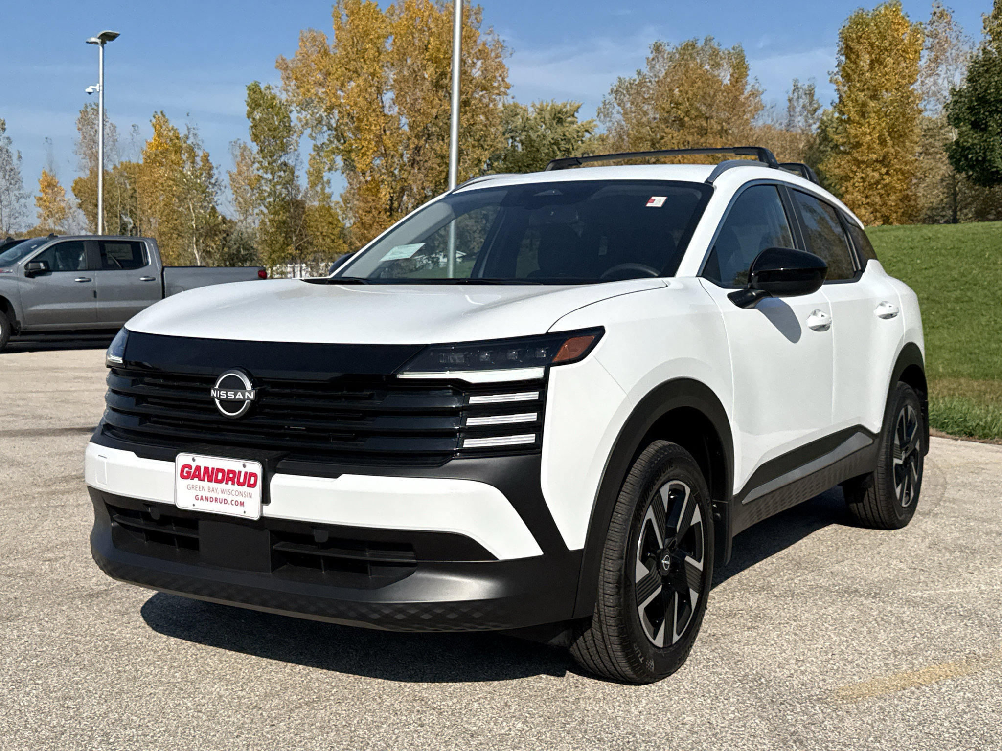 New 2027 Nissan Kicks SV AWD/4WD image 2