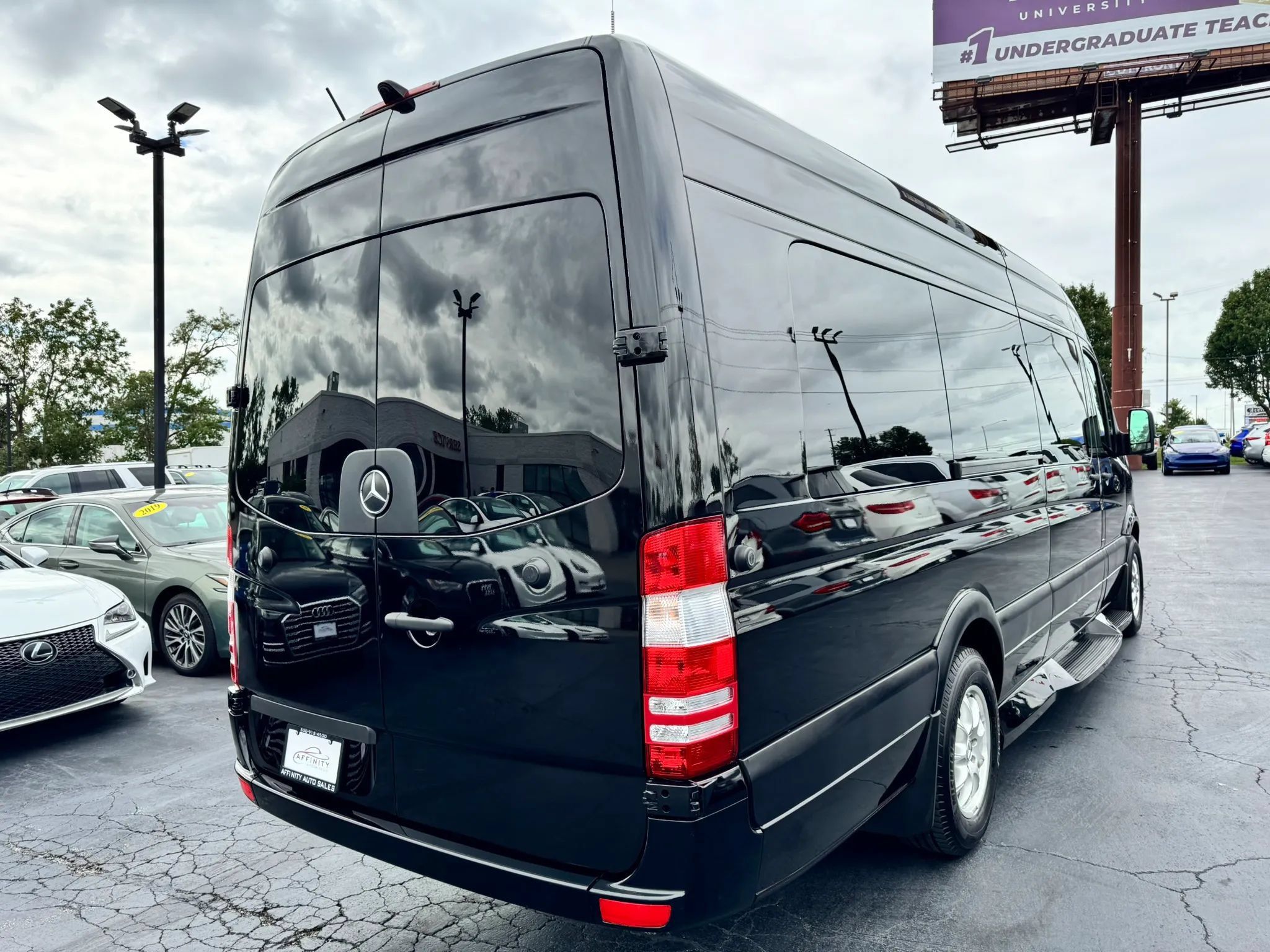 Used 2016 Mercedes-Benz Sprinter 2500 image 5
