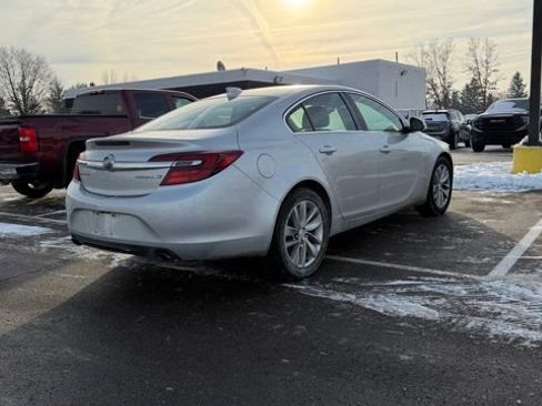 Used 2016 Buick Regal image 7