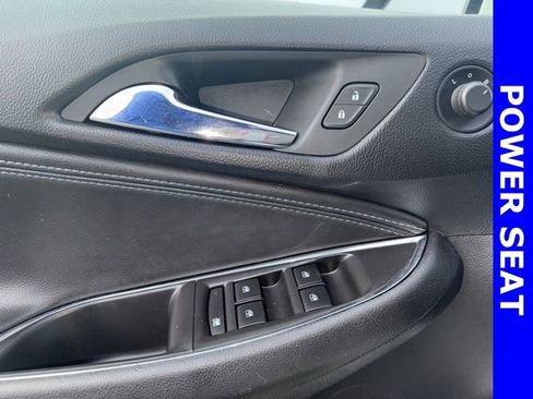 Used 2018 Chevrolet Cruze Premier image 15
