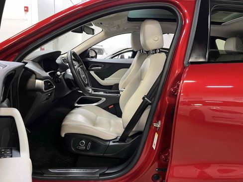 Used 2019 Jaguar F-PACE Prestige image 6