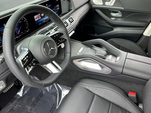 New 2026 Mercedes-Benz GLS 450 4MATIC image 4