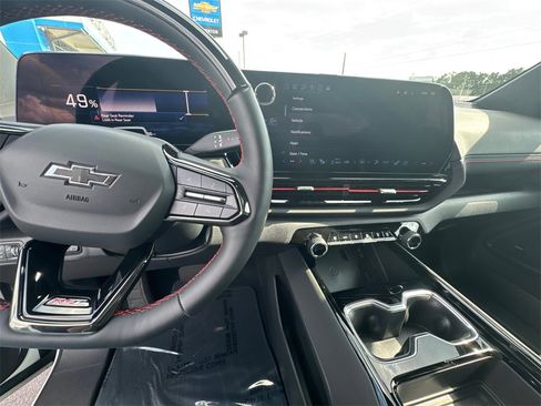 New 2024 Chevrolet Silverado EV RST image 30