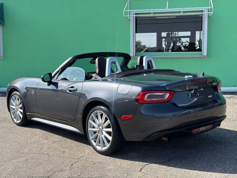 Used 2017 FIAT 124 Spider Lusso RWD image 21