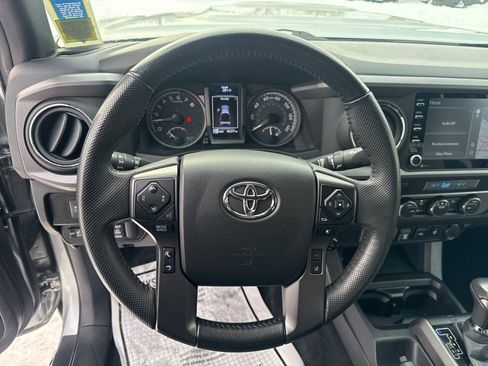Used 2023 Toyota Tacoma TRD Sport image 9