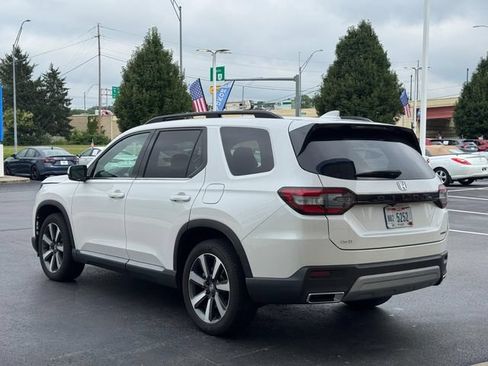 Used 2024 Honda Pilot Touring image 9