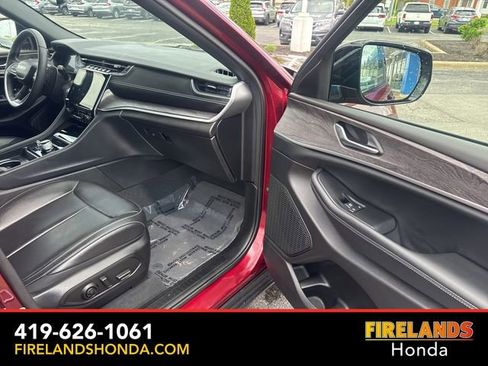 Used 2024 Jeep Grand Cherokee Limited AWD/4WD image 37