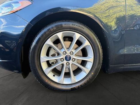 Used 2020 Ford Fusion SE image 9