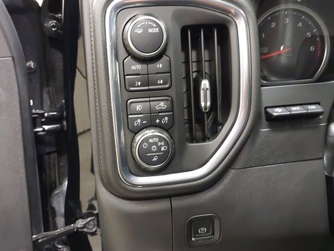 Used 2021 Chevrolet Silverado 1500 High Country w/ Technology Package image 29