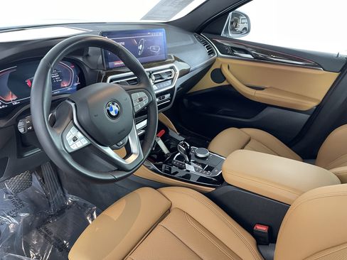 Certified 2025 BMW X4 xDrive30i image 11