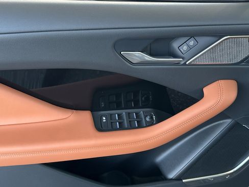 New 2024 Jaguar I-PACE R-Dynamic HSE image 10