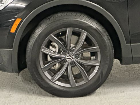 Used 2022 Volkswagen Tiguan SE image 31