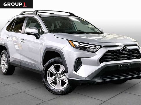 Used 2023 Toyota RAV4 XLE AWD/4WD image 3