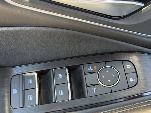 Used 2024 Nissan Rogue Platinum w/ Platinum Premium Package image 19