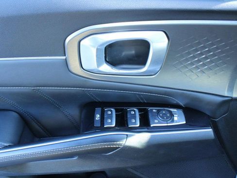 Used 2021 Kia Sorento SX image 10
