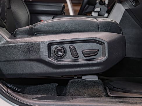 Used 2025 Toyota Tundra Limited AWD/4WD image 26