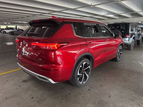Used 2023 Mitsubishi Outlander SEL FWD image 3