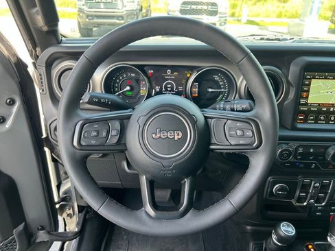 Used 2023 Jeep Wrangler Unlimited w/ Cold Weather Group AWD/4WD image 31