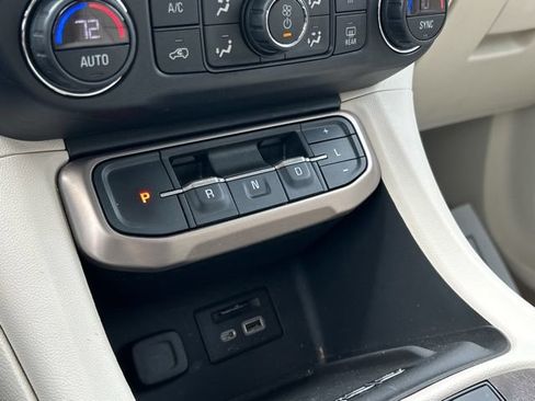 Used 2021 GMC Acadia Denali w/ Denali Ultimate Package AWD/4WD image 46