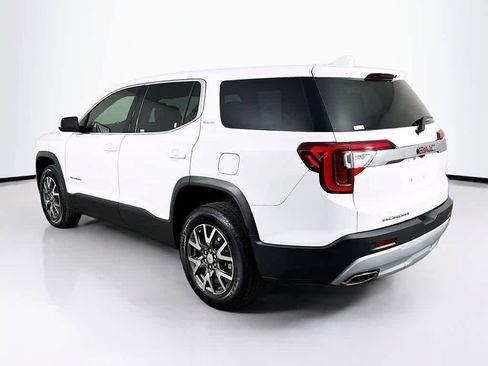 Used 2023 GMC Acadia SLE image 4