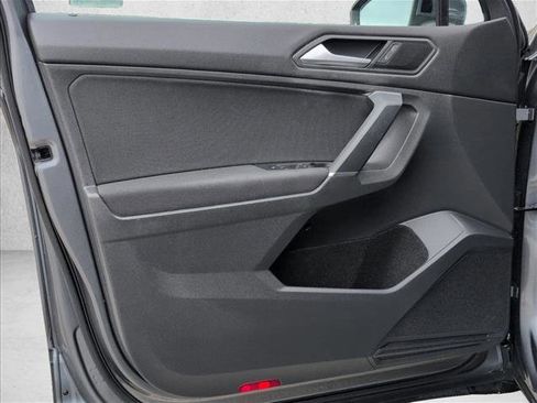 Used 2020 Volkswagen Tiguan S image 10