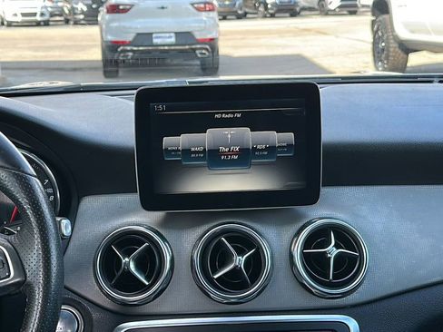 Used 2018 Mercedes-Benz GLA 250 image 18