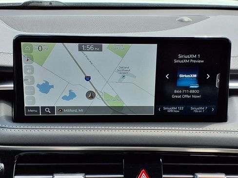 Used 2025 Genesis G70 2.5T image 17