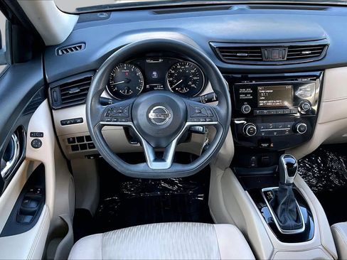 Used 2017 Nissan Rogue S FWD image 6