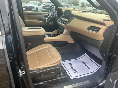 Used 2021 Chevrolet Tahoe Premier w/ Premium Package image 18