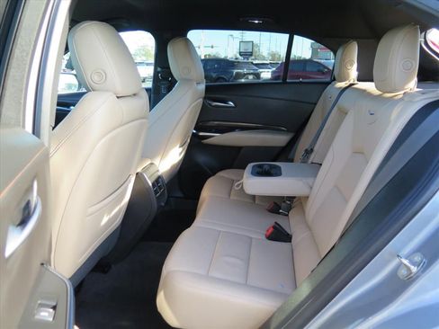 Used 2024 Cadillac XT4 Premium Luxury image 23