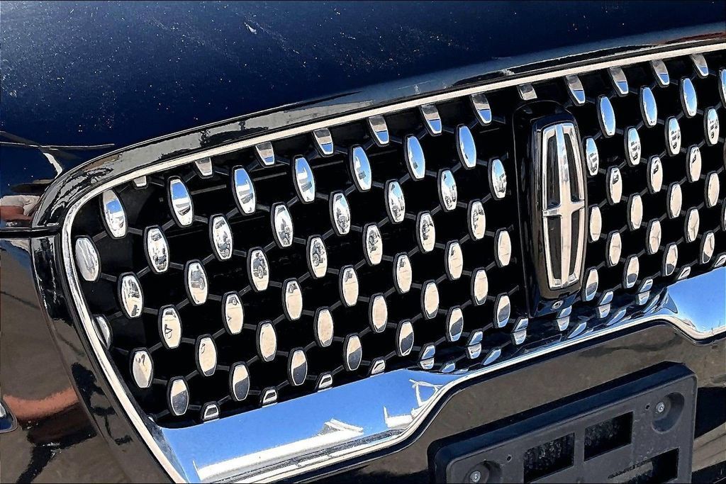 Used 2022 Lincoln Aviator Black Label w/ Dynamic Handling Package AWD/4WD image 31